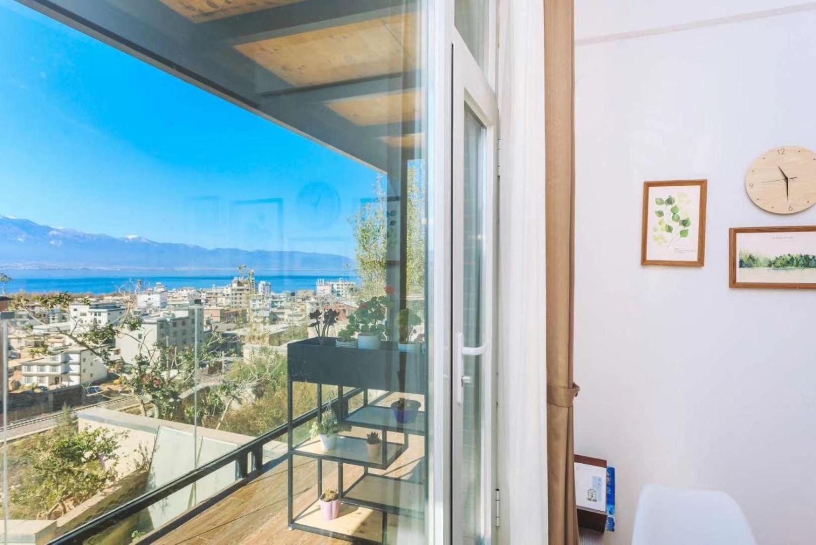 Dali Listening Sea View Villa大理听城海景别墅 Exteriör bild