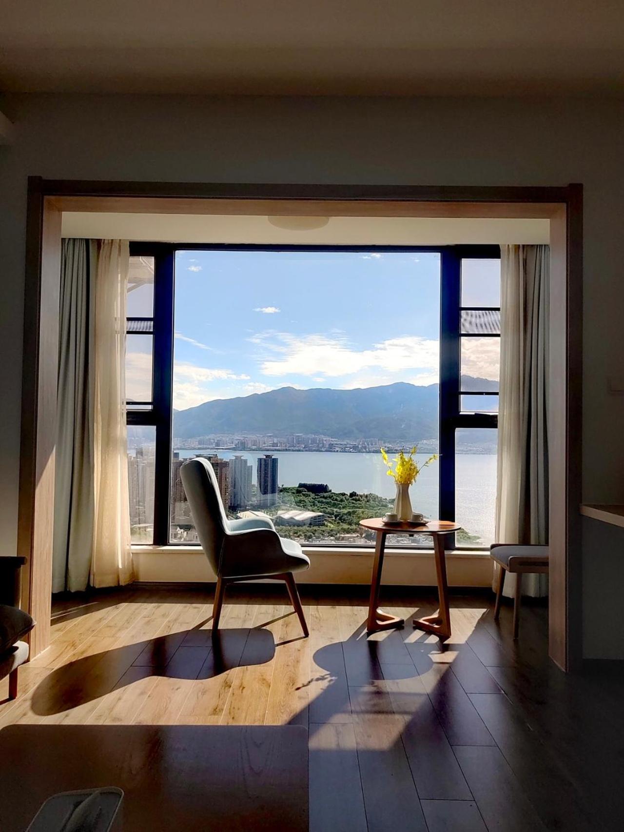 Dali Listening Sea View Villa大理听城海景别墅 Exteriör bild
