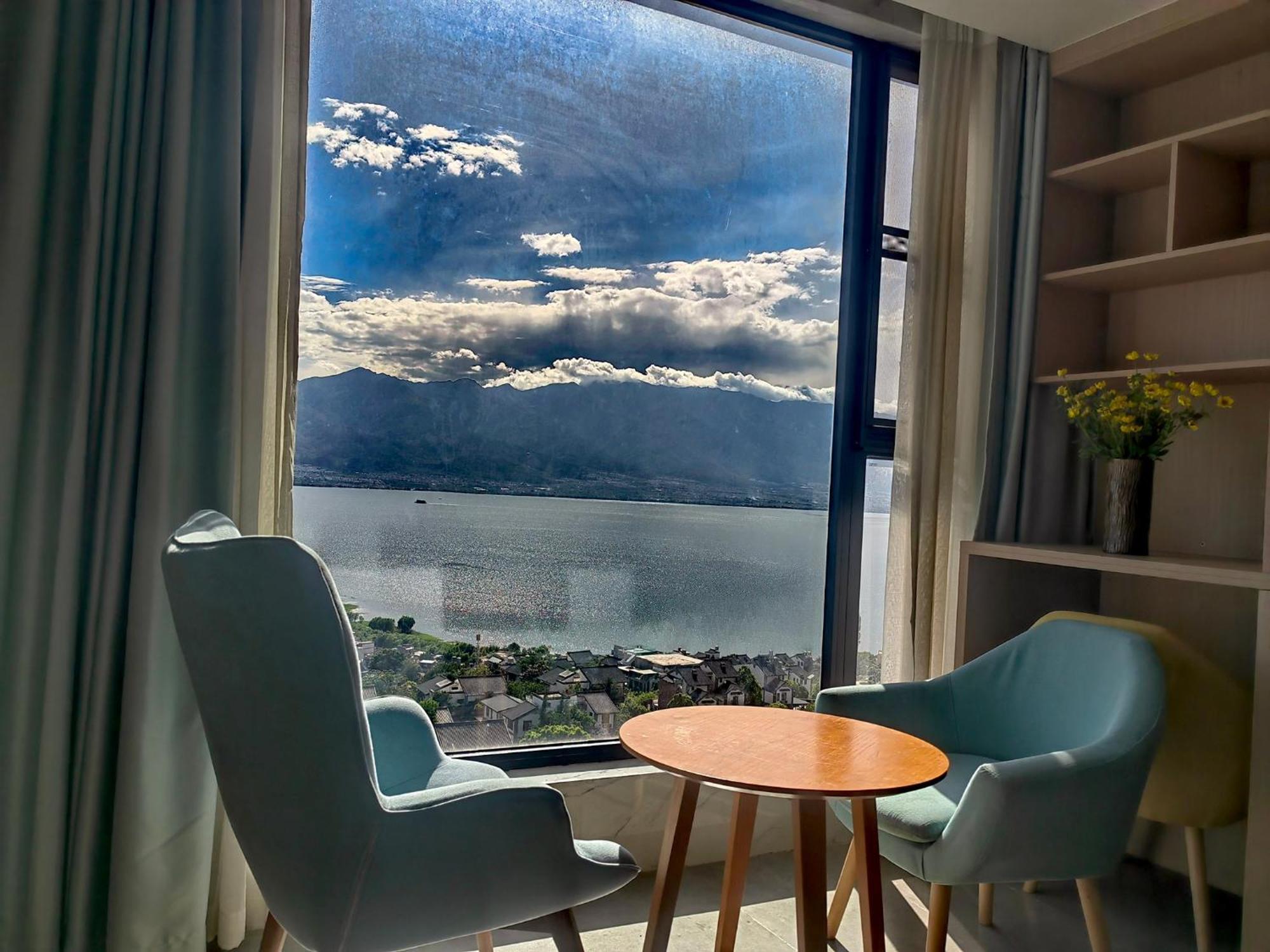 Dali Listening Sea View Villa大理听城海景别墅 Exteriör bild